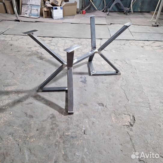 Подстолье из металла