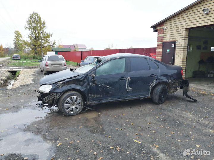 Volkswagen Jetta 5 2010 по частям