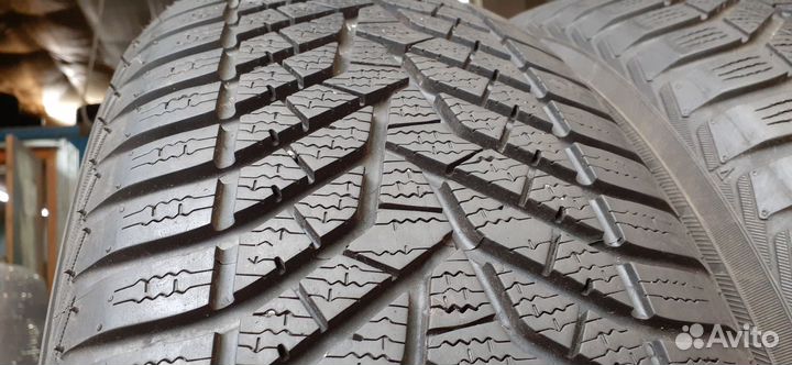 Yokohama BluEarth Winter V905 235/60 R18