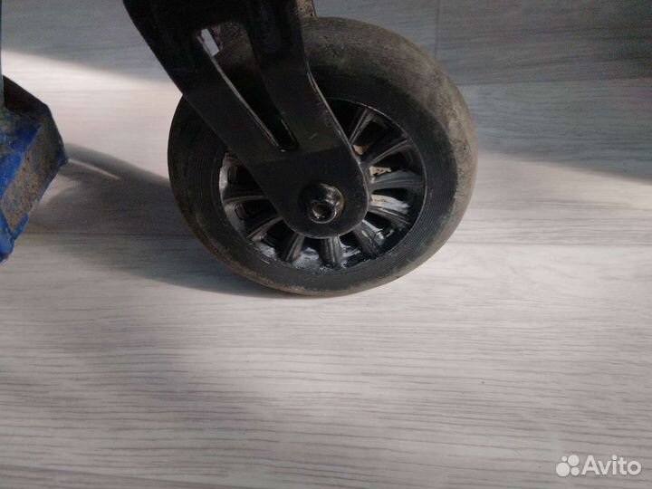 Самокат крашеный и битый и без грипс