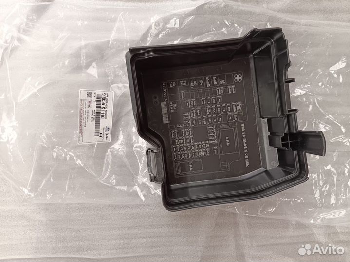 Крышка блока предохранителей Hyundai Santa Fe 4TM