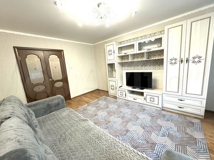 2-к. квартира, 64 м², 1/9 эт.