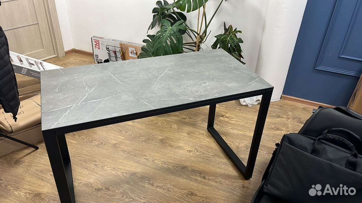 Стол новый