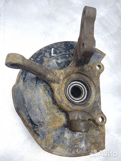 Кулак поворотный ступица передняя левая Лев