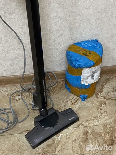 Вертикальный пылесос