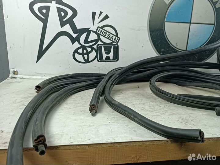 Уплотнитель проема двери BMW 1 e87