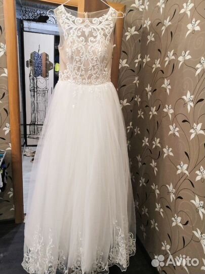 Свадебное платье