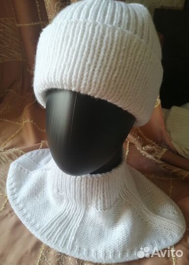Комплект шапка и шарф-манишка