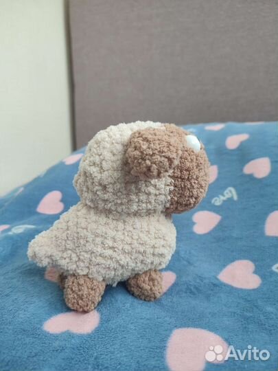 Игрушка овечка вязанная