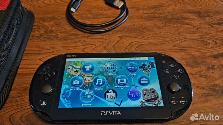 PS Vita Slim 64GB 100игр