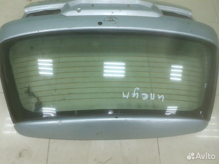 Крышка багажника задняя Toyota Ipsum