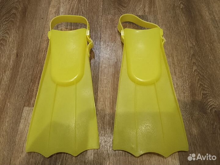 Детские пластмассовые ласты