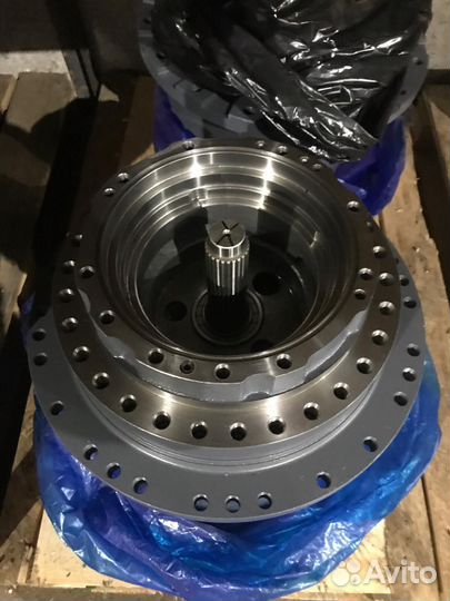 Бортовой редуктор хода без мотора case CX 240