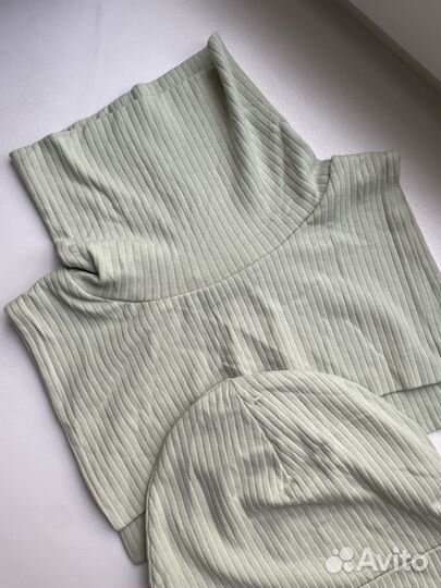Комплект шапка и манишка новый H&M