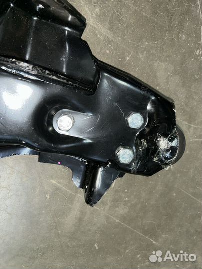 Рычаг подвески MR496795