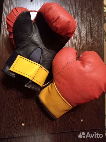 Боксерские перчатки