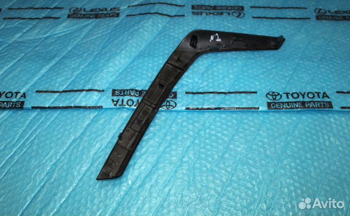 Накладка внутренней ручки двери Рав 4 -4 перед R