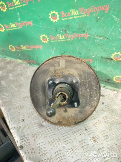 Вакуумный усилитель тормозов Volkswagen Golf 3