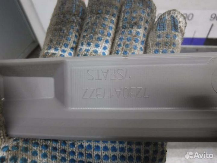 Обшивка багажника задняя левая Mitsubishi Pajero