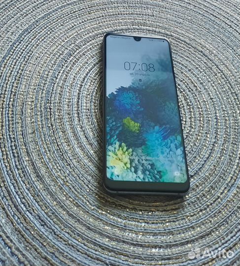 Samsung Galaxy S20, 8/128 ГБ