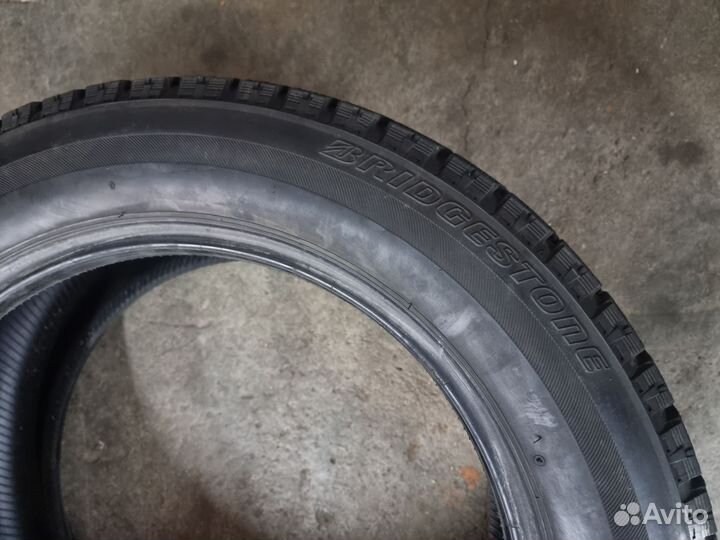 Bridgestone Blizzak VRX 215/55 R17