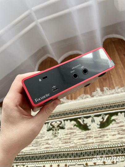 Внешняя звуковая карта focusrite