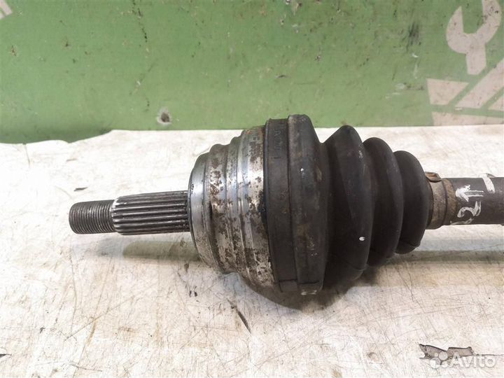 Полуось передняя левая Фольксваген Пассат Б3