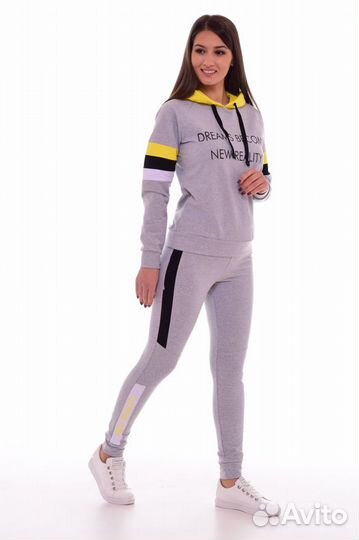 Спортивный костюм женский