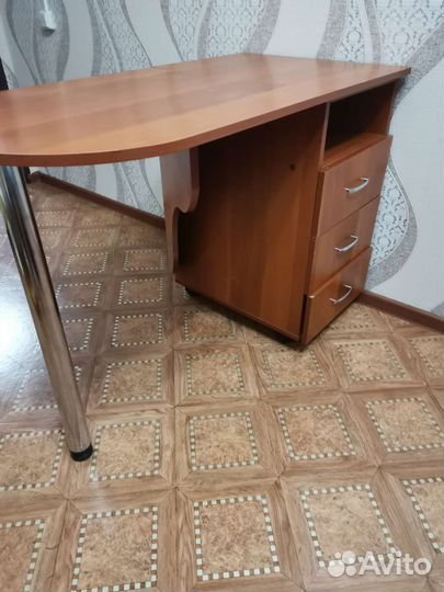 Стол для маникюра складной