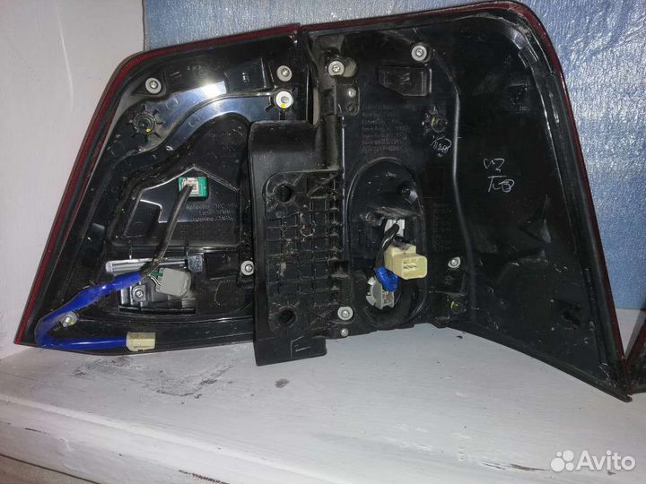 Задние фары на toyota land cruiser200