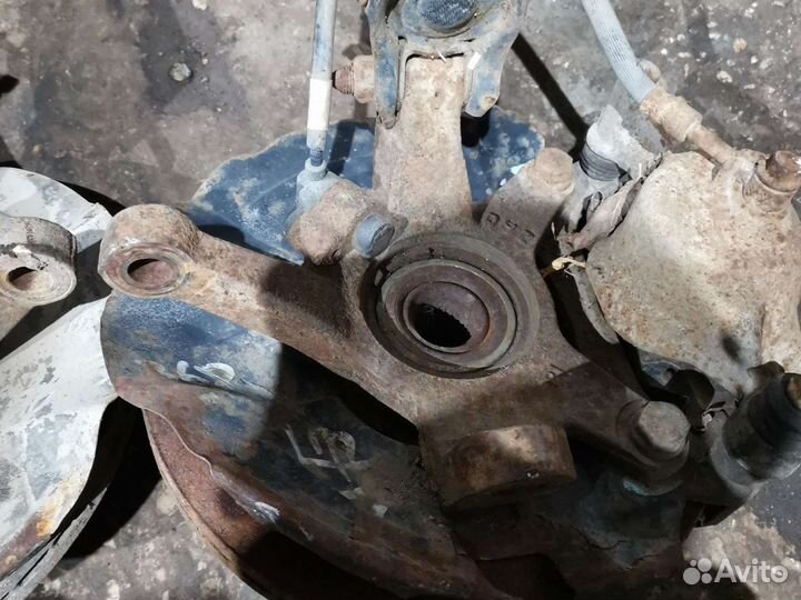 Поворотный кулак Правый с ступицей Hyunday Getz