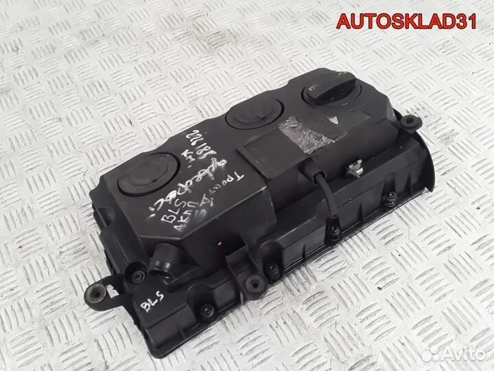 Крышка клапанная Volkswagen Touran BLS 03G103475E