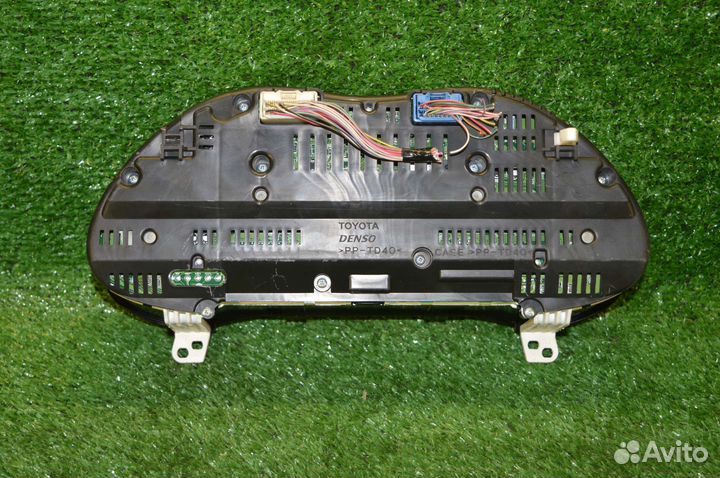 Панель приборов Toyota Avensis t250