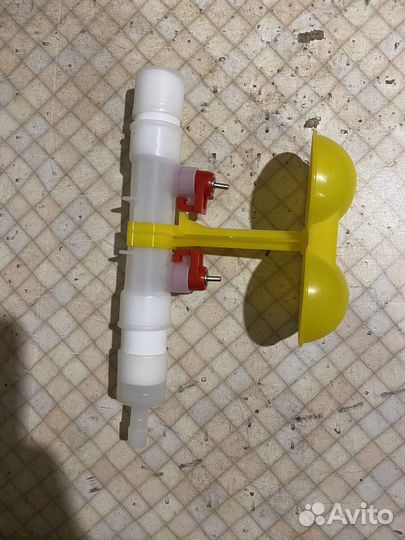 Ниппельный поильник в сборе