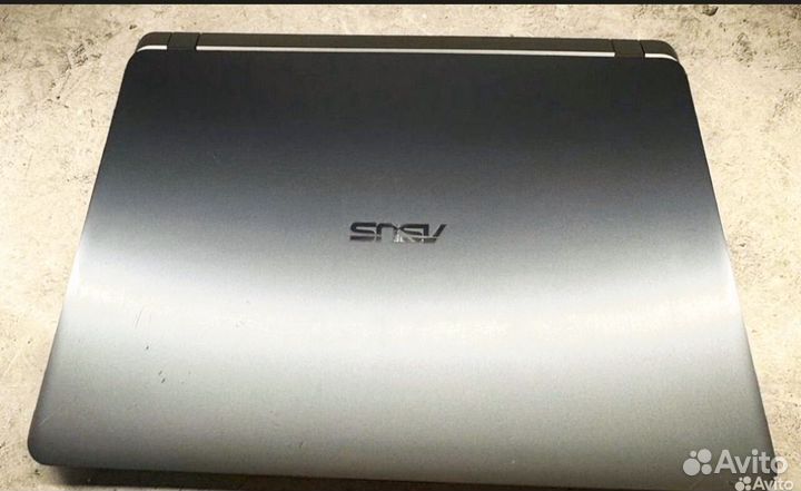 Asus i3-6006U /Geforce MX110/480 SSD/8 озу