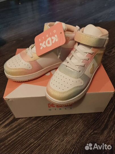 Ботинки для девочки новые