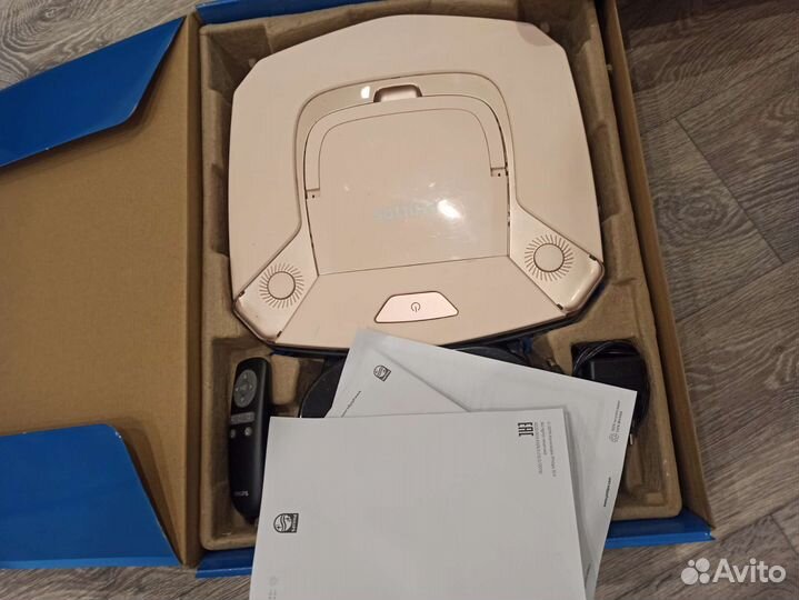 Робот пылесос philips