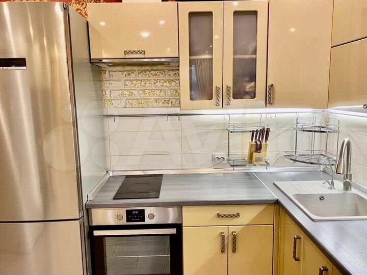 2-к. квартира, 64 м², 8/17 эт.