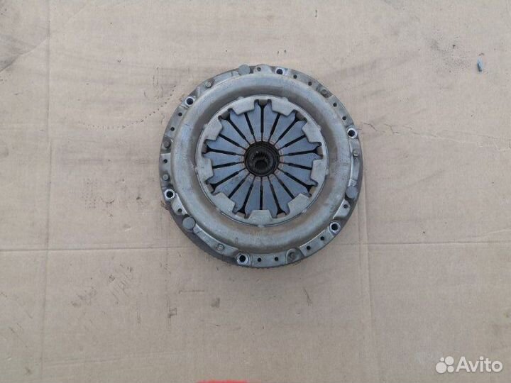 Маховик + сцепление Kia Ceed JD G4FA 2013