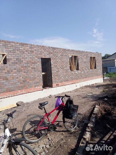 Бригада строителей