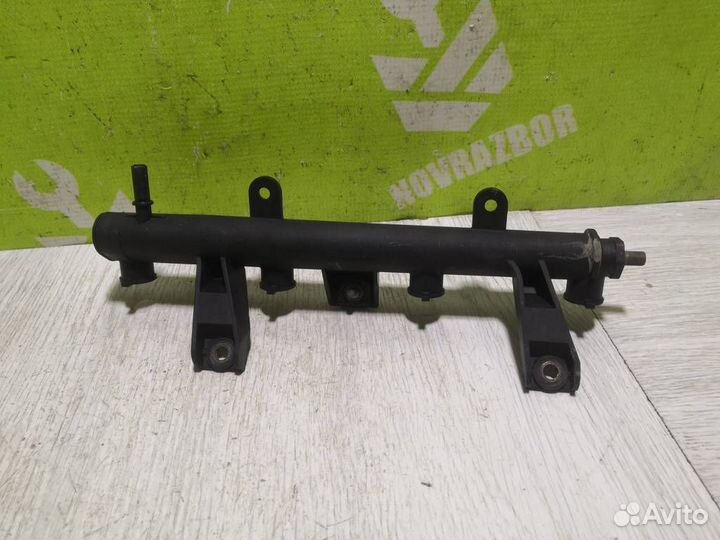 Рейка топливная (рампа) Пежо 206