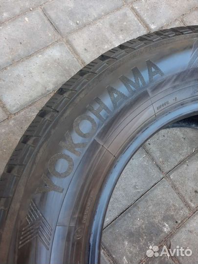 Yokohama Ice Guard IG65 215/65 R16