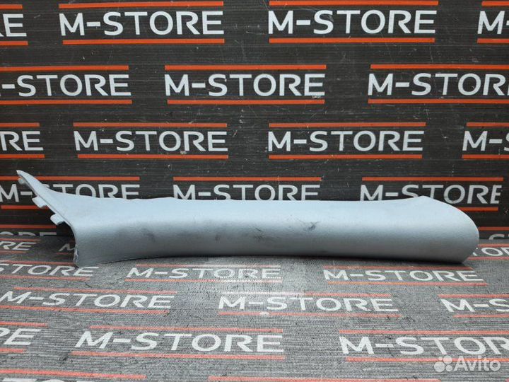 Обшивка стойки передняя правая Mercedes-Benz