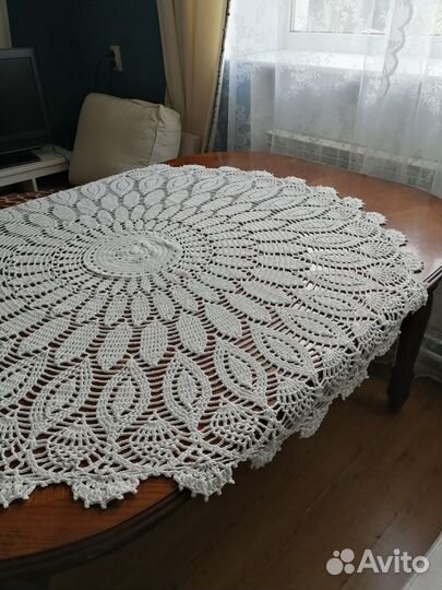 Скатерть диаметром 130 см