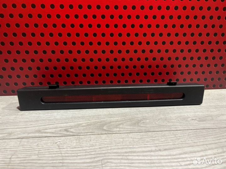 Знак аварийной остановки Mercedes-Benz C-Class