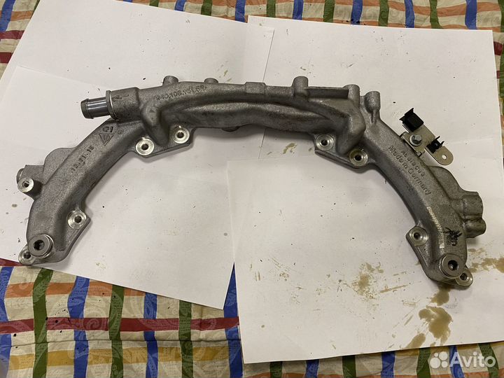 Распределитель воды Porsche 9481061615R