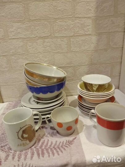 Заварочный чайник и сахарница