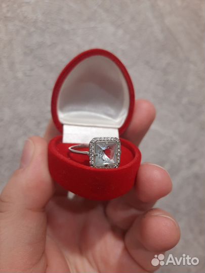 Серебряное кольцо с голубым топазом 20 размера