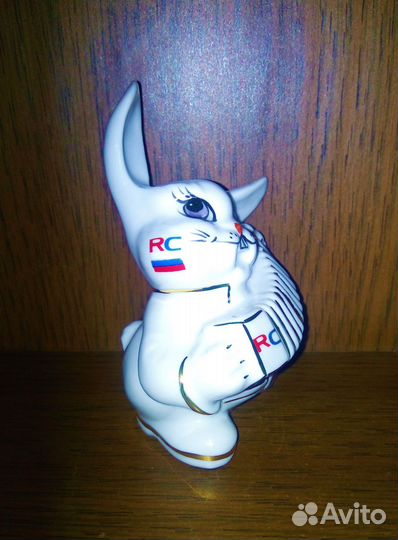 Фигурка Заяц с гармошкой, фарфор,Промыслы Вербилок