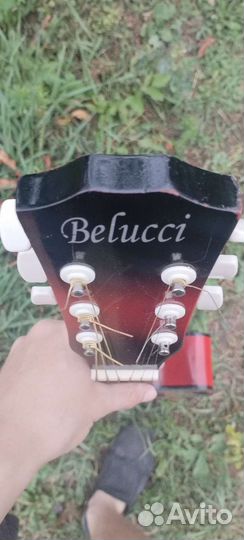 Акустическая гитара